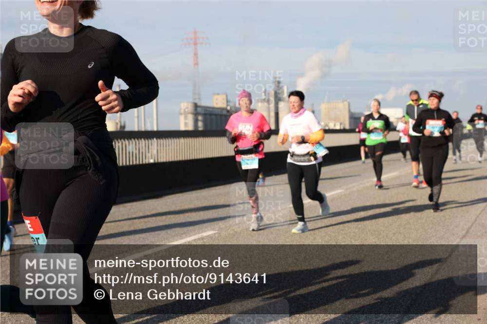 03.10.2025 - Köhlbrandbrückenlauf Lena Gebhardt http://msf.ph/oto/9143641 03.10.2025 10:01:29 Position 2  meine-sportfotos.de