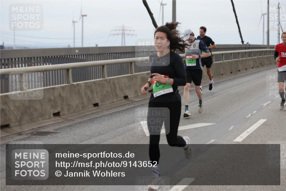 03.10.2025 - Köhlbrandbrückenlauf Jannik Wohlers http://msf.ph/oto/9143652 03.10.2025 15:45:00 Position 1 7071 meine-sportfotos.de