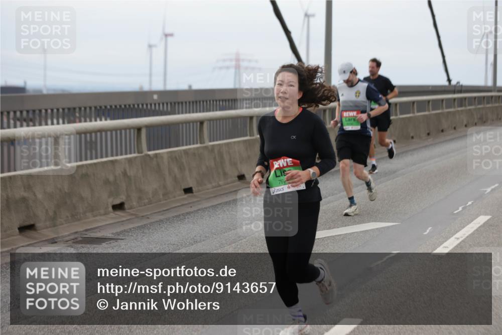 03.10.2025 - Köhlbrandbrückenlauf Jannik Wohlers http://msf.ph/oto/9143657 03.10.2025 15:45:00 Position 1 70 meine-sportfotos.de