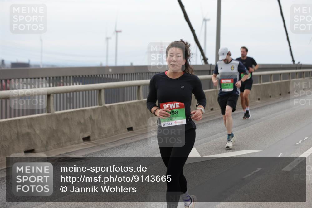 03.10.2025 - Köhlbrandbrückenlauf Jannik Wohlers http://msf.ph/oto/9143665 03.10.2025 15:45:00 Position 1 7071 meine-sportfotos.de