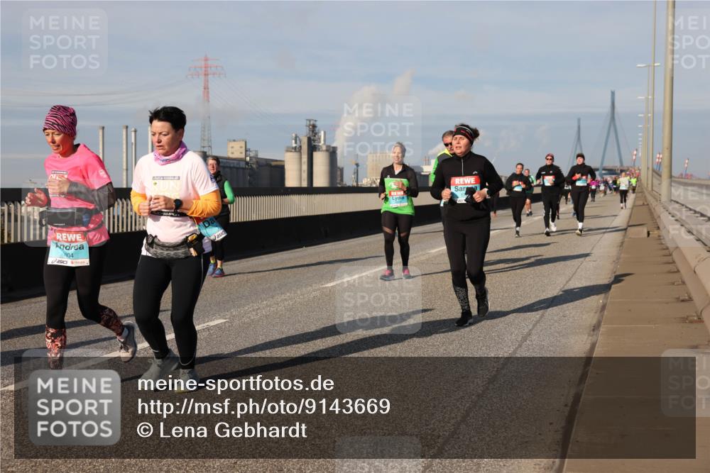 03.10.2025 - Köhlbrandbrückenlauf Lena Gebhardt http://msf.ph/oto/9143669 03.10.2025 10:01:30 Position 2 804 meine-sportfotos.de