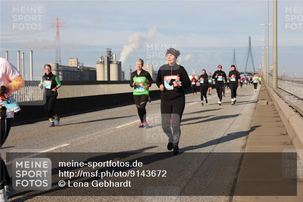 03.10.2025 - Köhlbrandbrückenlauf Lena Gebhardt http://msf.ph/oto/9143672 03.10.2025 10:01:30 Position 2  meine-sportfotos.de
