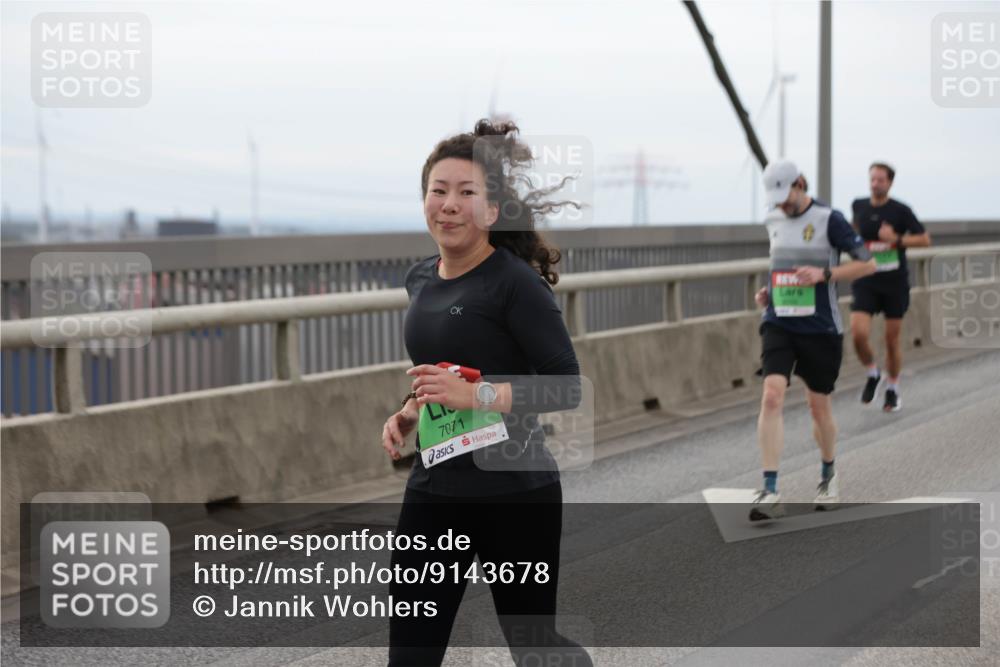 03.10.2025 - Köhlbrandbrückenlauf Jannik Wohlers http://msf.ph/oto/9143678 03.10.2025 15:45:01 Position 1 7071 meine-sportfotos.de