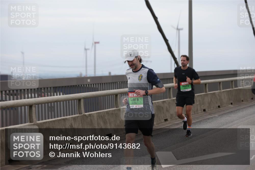 03.10.2025 - Köhlbrandbrückenlauf Jannik Wohlers http://msf.ph/oto/9143682 03.10.2025 15:45:01 Position 1 9096 meine-sportfotos.de