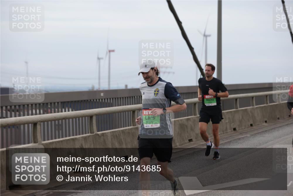 03.10.2025 - Köhlbrandbrückenlauf Jannik Wohlers http://msf.ph/oto/9143685 03.10.2025 15:45:01 Position 1 9096 meine-sportfotos.de