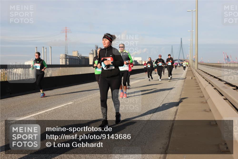 03.10.2025 - Köhlbrandbrückenlauf Lena Gebhardt http://msf.ph/oto/9143686 03.10.2025 10:01:31 Position 2  meine-sportfotos.de
