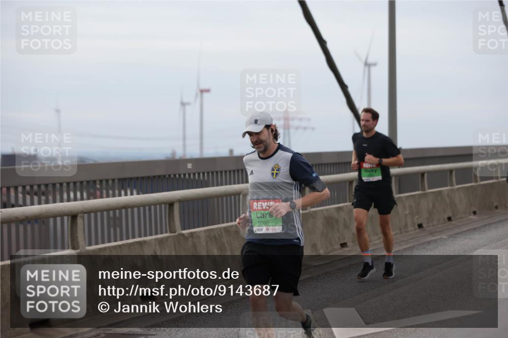 03.10.2025 - Köhlbrandbrückenlauf Jannik Wohlers http://msf.ph/oto/9143687 03.10.2025 15:45:01 Position 1 9096 meine-sportfotos.de