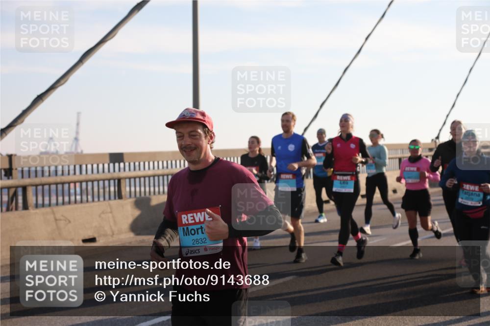 03.10.2025 - Köhlbrandbrückenlauf Yannick Fuchs http://msf.ph/oto/9143688 03.10.2025 08:31:08 Position 2 2832 meine-sportfotos.de