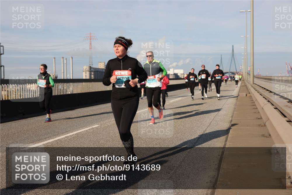 03.10.2025 - Köhlbrandbrückenlauf Lena Gebhardt http://msf.ph/oto/9143689 03.10.2025 10:01:31 Position 2 1720 meine-sportfotos.de