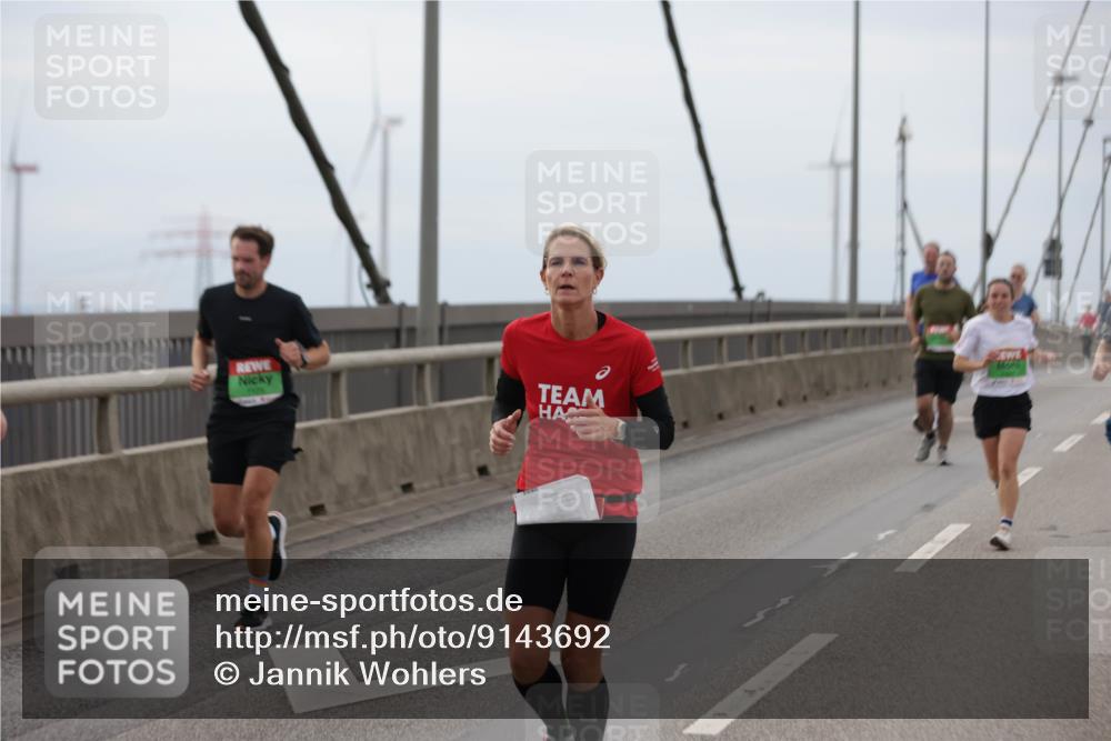 03.10.2025 - Köhlbrandbrückenlauf Jannik Wohlers http://msf.ph/oto/9143692 03.10.2025 15:45:02 Position 1  meine-sportfotos.de