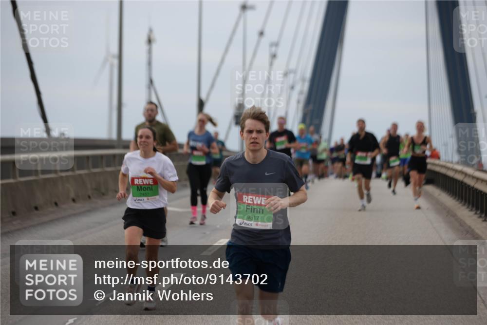 03.10.2025 - Köhlbrandbrückenlauf Jannik Wohlers http://msf.ph/oto/9143702 03.10.2025 15:45:03 Position 1 7437, 9317 meine-sportfotos.de
