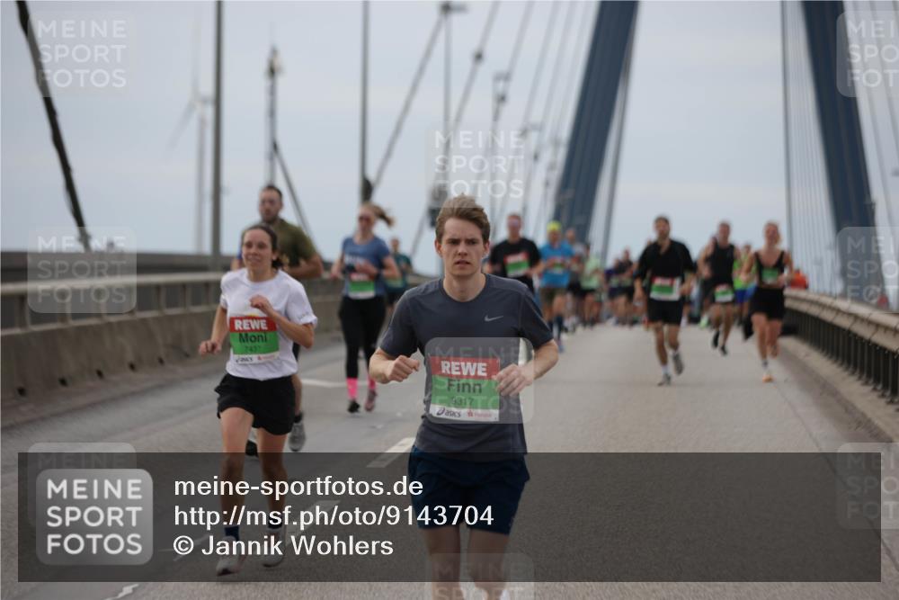 03.10.2025 - Köhlbrandbrückenlauf Jannik Wohlers http://msf.ph/oto/9143704 03.10.2025 15:45:03 Position 1 7437, 9317 meine-sportfotos.de