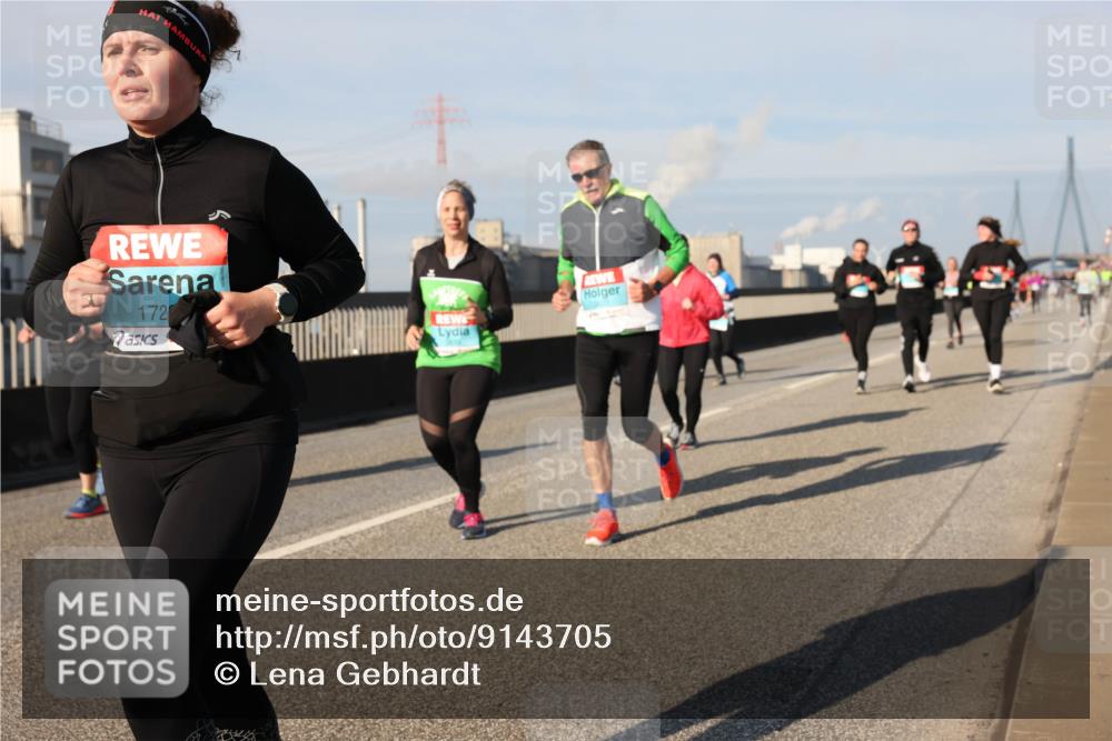 03.10.2025 - Köhlbrandbrückenlauf Lena Gebhardt http://msf.ph/oto/9143705 03.10.2025 10:01:32 Position 2 172 meine-sportfotos.de