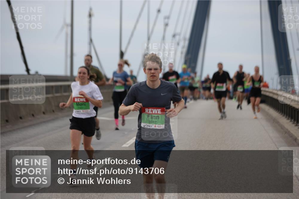 03.10.2025 - Köhlbrandbrückenlauf Jannik Wohlers http://msf.ph/oto/9143706 03.10.2025 15:45:03 Position 1 7437, 9317 meine-sportfotos.de