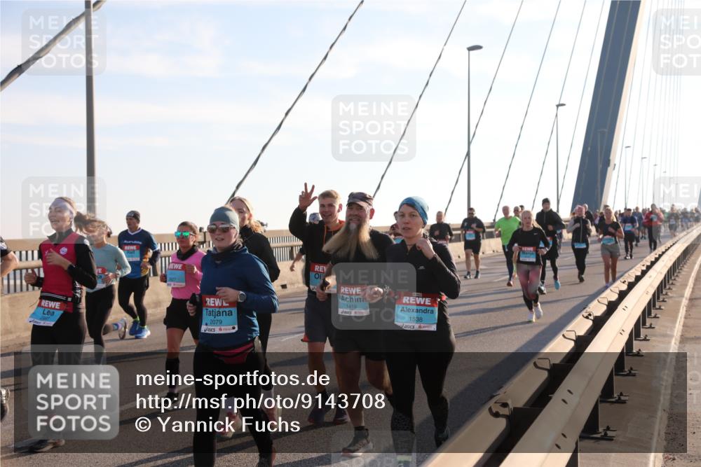 03.10.2025 - Köhlbrandbrückenlauf Yannick Fuchs http://msf.ph/oto/9143708 03.10.2025 08:31:09 Position 2 3827, 2079, 1419, 1538 meine-sportfotos.de