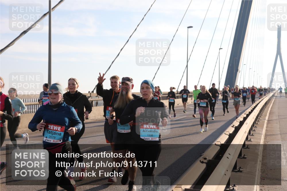 03.10.2025 - Köhlbrandbrückenlauf Yannick Fuchs http://msf.ph/oto/9143711 03.10.2025 08:31:09 Position 2 2079, 1419, 1538 meine-sportfotos.de