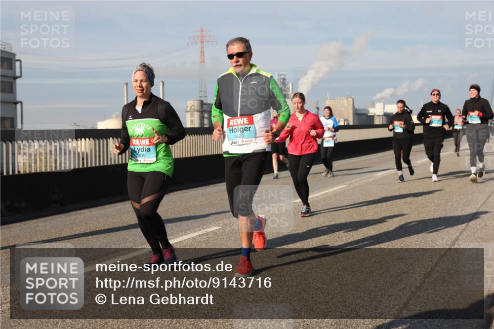 03.10.2025 - Köhlbrandbrückenlauf Lena Gebhardt http://msf.ph/oto/9143716 03.10.2025 10:01:33 Position 2 3619, 3620 meine-sportfotos.de