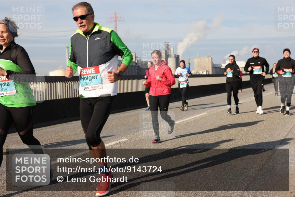 03.10.2025 - Köhlbrandbrückenlauf Lena Gebhardt http://msf.ph/oto/9143724 03.10.2025 10:01:33 Position 2 3619, 3620 meine-sportfotos.de