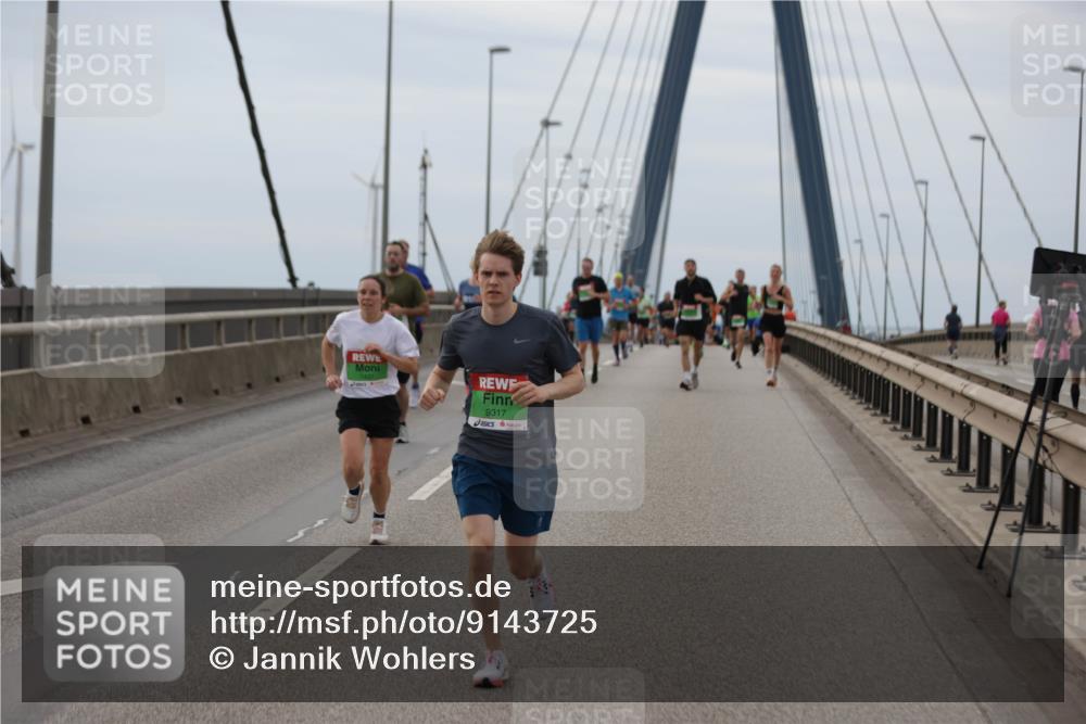 03.10.2025 - Köhlbrandbrückenlauf Jannik Wohlers http://msf.ph/oto/9143725 03.10.2025 15:45:04 Position 1 9317 meine-sportfotos.de