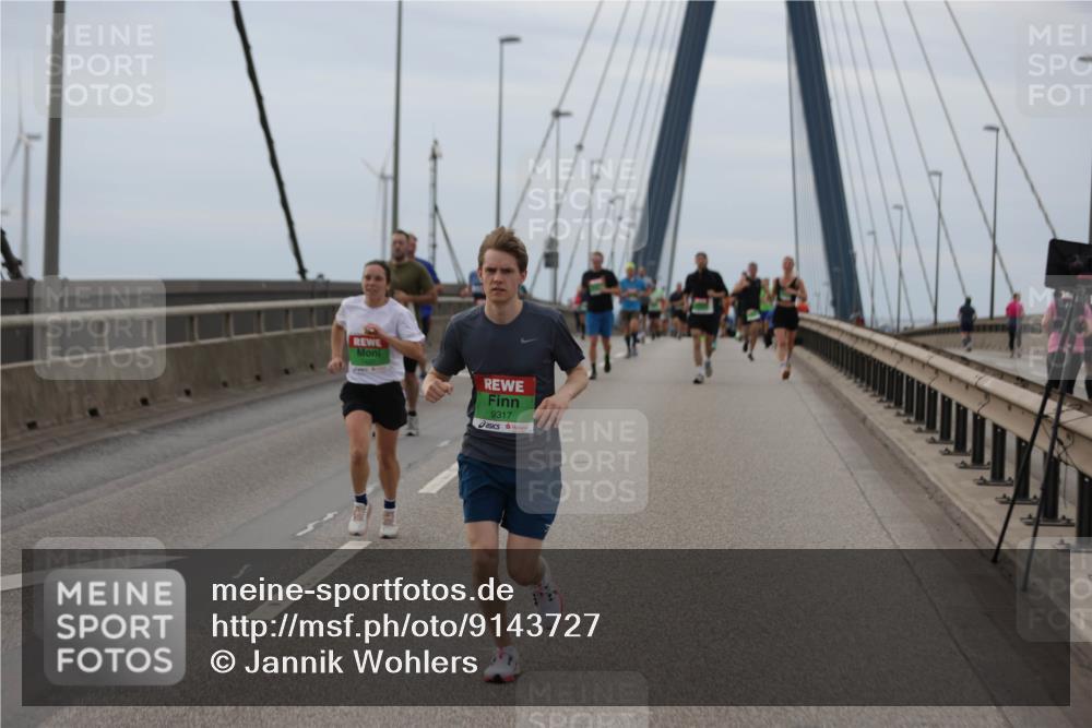 03.10.2025 - Köhlbrandbrückenlauf Jannik Wohlers http://msf.ph/oto/9143727 03.10.2025 15:45:04 Position 1 9317 meine-sportfotos.de