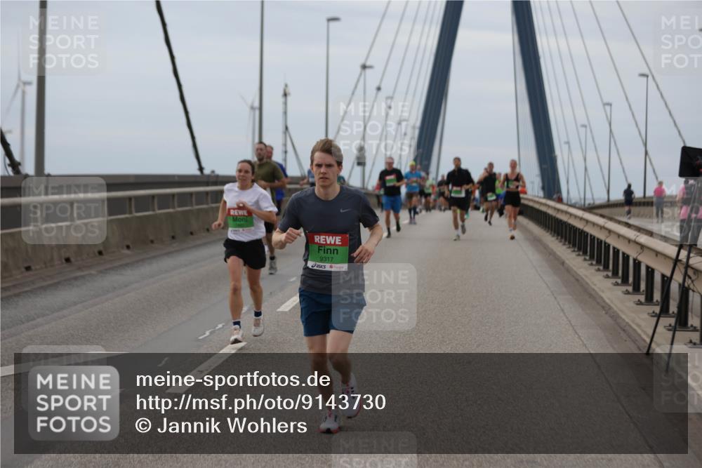 03.10.2025 - Köhlbrandbrückenlauf Jannik Wohlers http://msf.ph/oto/9143730 03.10.2025 15:45:04 Position 1 9317 meine-sportfotos.de
