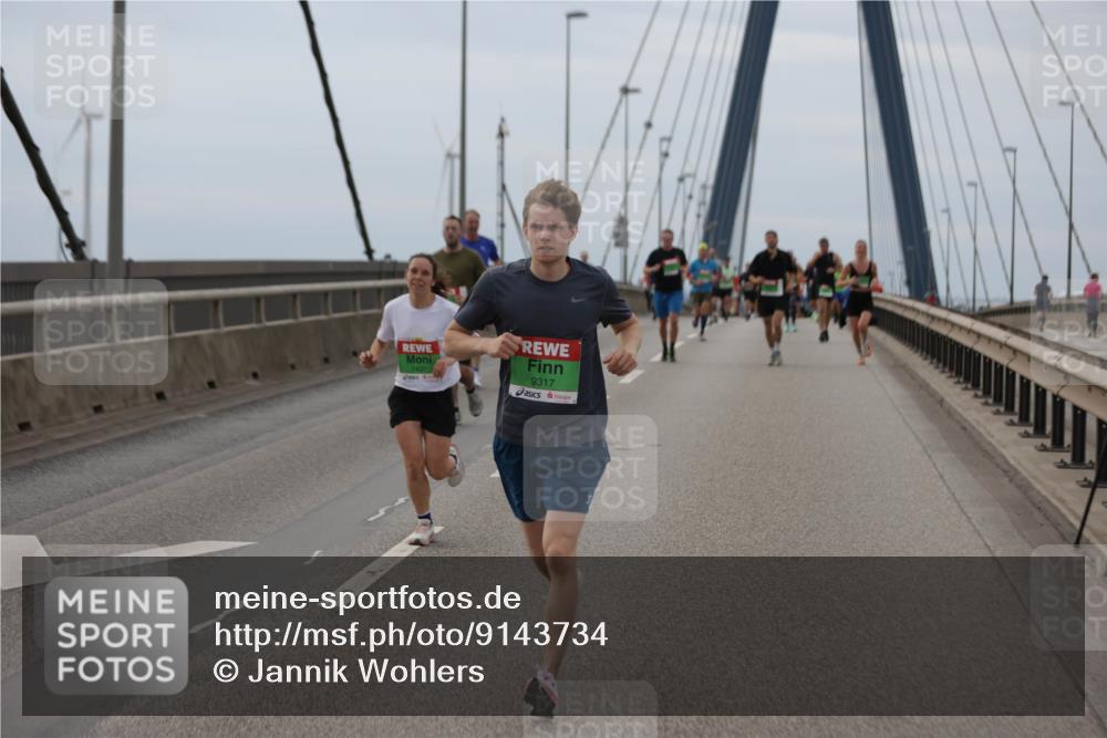 03.10.2025 - Köhlbrandbrückenlauf Jannik Wohlers http://msf.ph/oto/9143734 03.10.2025 15:45:04 Position 1 9317 meine-sportfotos.de