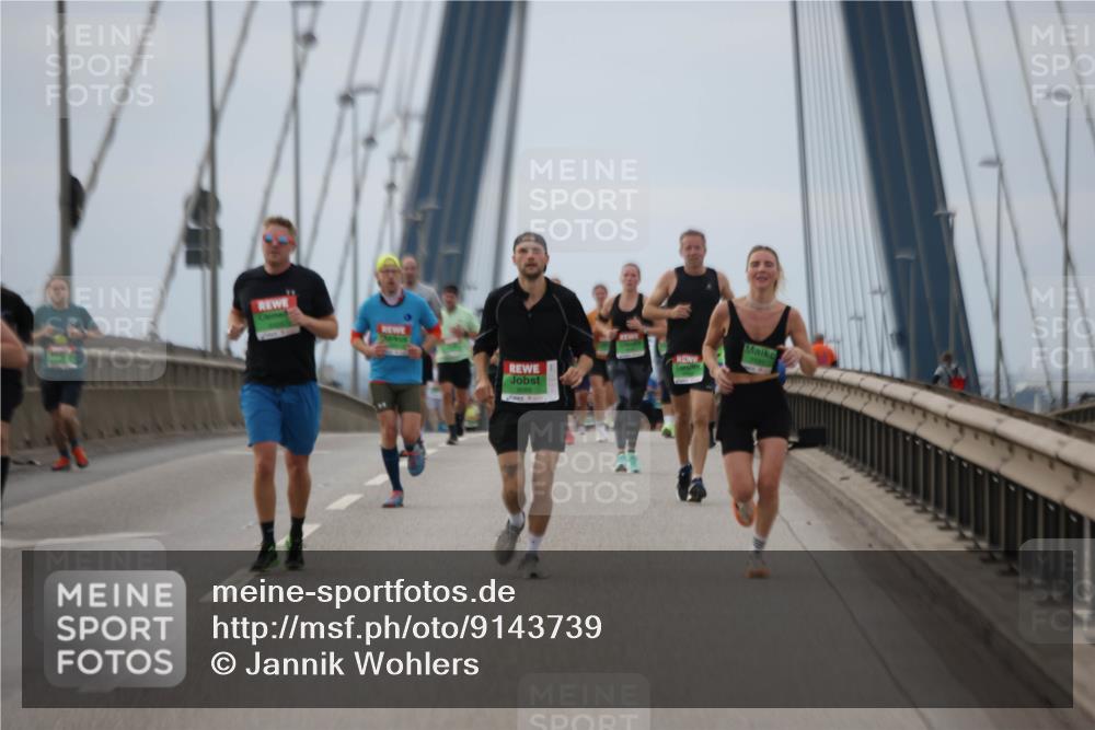 03.10.2025 - Köhlbrandbrückenlauf Jannik Wohlers http://msf.ph/oto/9143739 03.10.2025 15:45:05 Position 1  meine-sportfotos.de