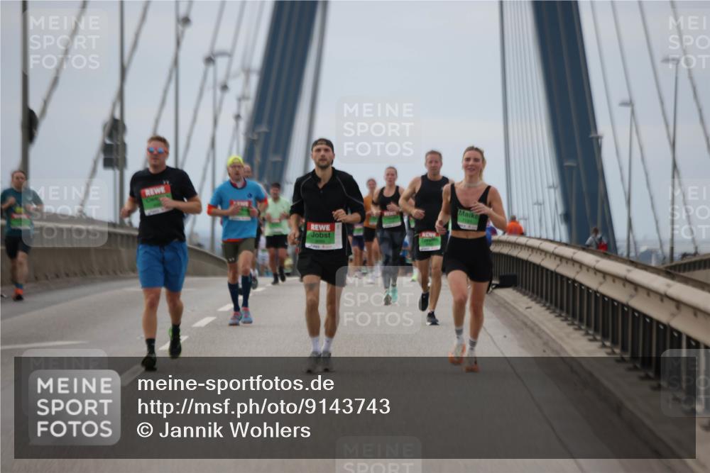 03.10.2025 - Köhlbrandbrückenlauf Jannik Wohlers http://msf.ph/oto/9143743 03.10.2025 15:45:05 Position 1 7191 meine-sportfotos.de
