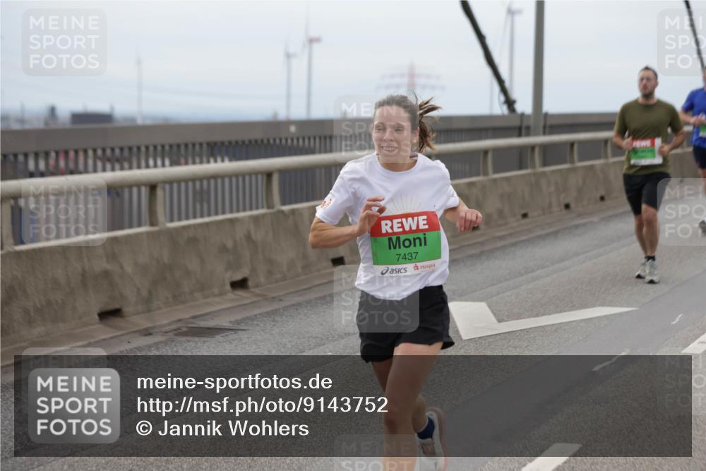 03.10.2025 - Köhlbrandbrückenlauf Jannik Wohlers http://msf.ph/oto/9143752 03.10.2025 15:45:06 Position 1 7437 meine-sportfotos.de