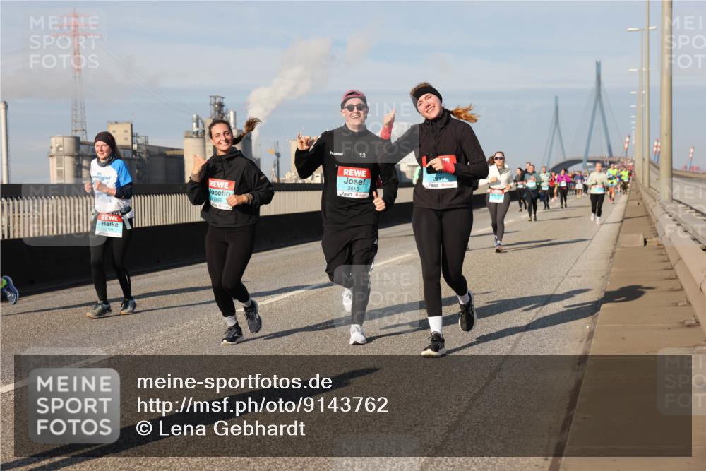 03.10.2025 - Köhlbrandbrückenlauf Lena Gebhardt http://msf.ph/oto/9143762 03.10.2025 10:01:35 Position 2 13, 1992, 2616, 41 meine-sportfotos.de
