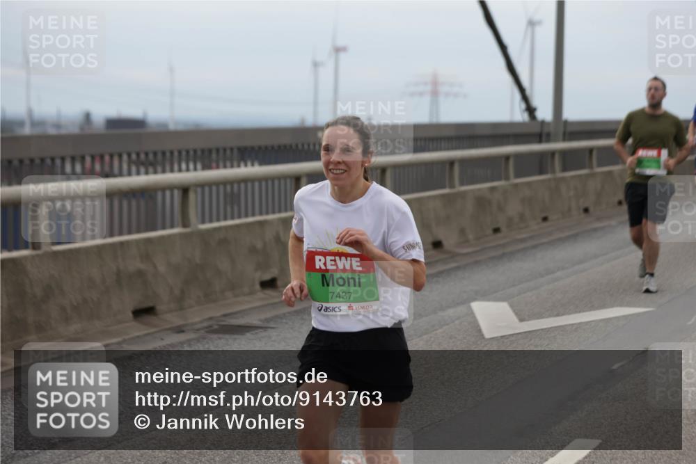 03.10.2025 - Köhlbrandbrückenlauf Jannik Wohlers http://msf.ph/oto/9143763 03.10.2025 15:45:06 Position 1 7437 meine-sportfotos.de