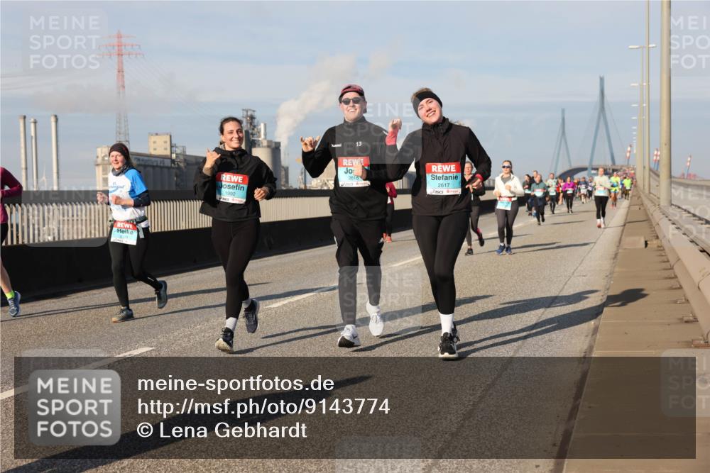 03.10.2025 - Köhlbrandbrückenlauf Lena Gebhardt http://msf.ph/oto/9143774 03.10.2025 10:01:35 Position 2 41, 1992, 13, 2616, 2617 meine-sportfotos.de