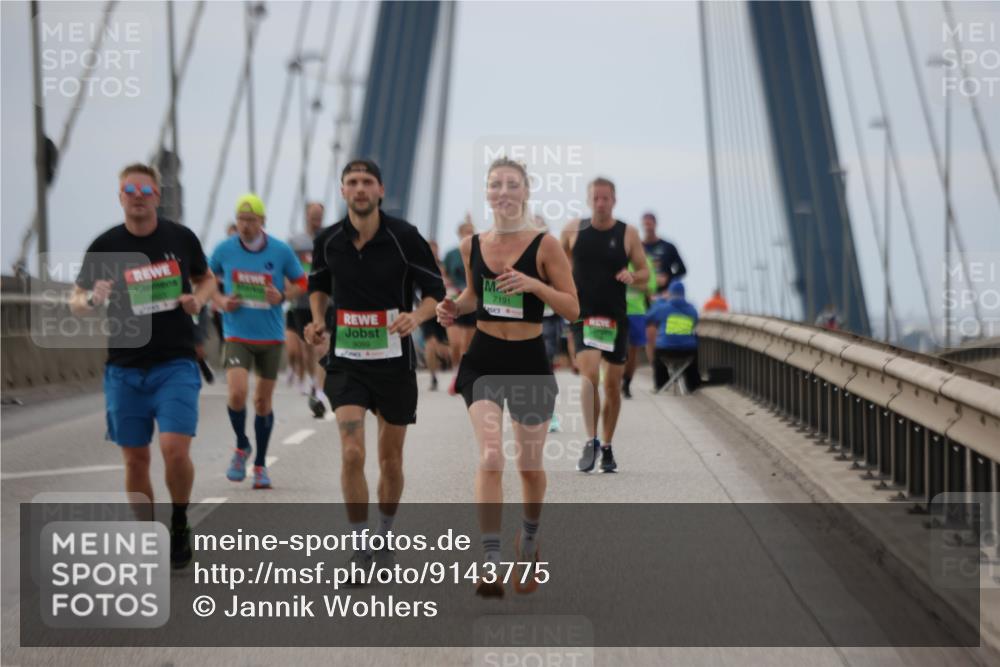 03.10.2025 - Köhlbrandbrückenlauf Jannik Wohlers http://msf.ph/oto/9143775 03.10.2025 15:45:07 Position 1 9099, 2, 7191 meine-sportfotos.de