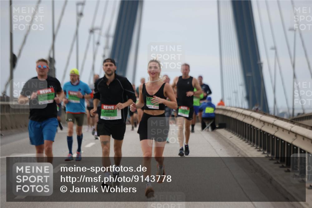 03.10.2025 - Köhlbrandbrückenlauf Jannik Wohlers http://msf.ph/oto/9143778 03.10.2025 15:45:08 Position 1 9099 meine-sportfotos.de