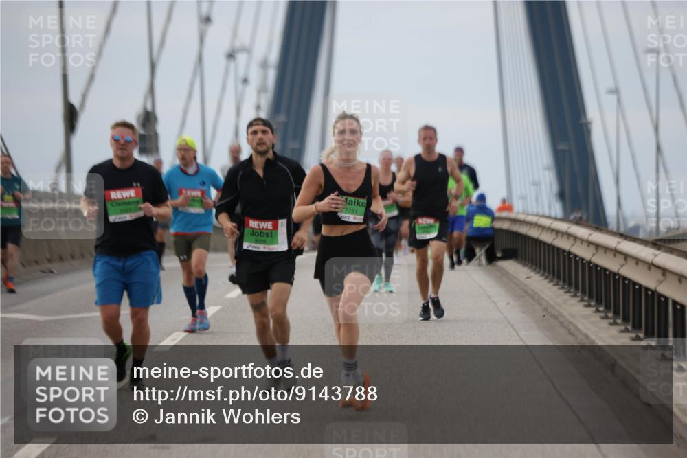 03.10.2025 - Köhlbrandbrückenlauf Jannik Wohlers http://msf.ph/oto/9143788 03.10.2025 15:45:08 Position 1 9099, 7191 meine-sportfotos.de