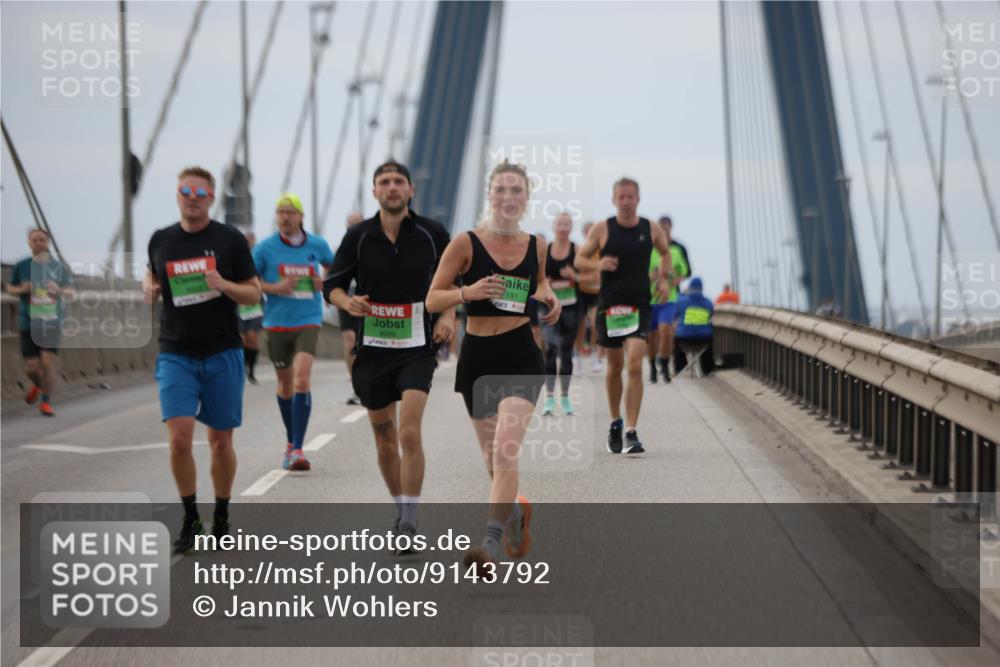 03.10.2025 - Köhlbrandbrückenlauf Jannik Wohlers http://msf.ph/oto/9143792 03.10.2025 15:45:08 Position 1 191 meine-sportfotos.de