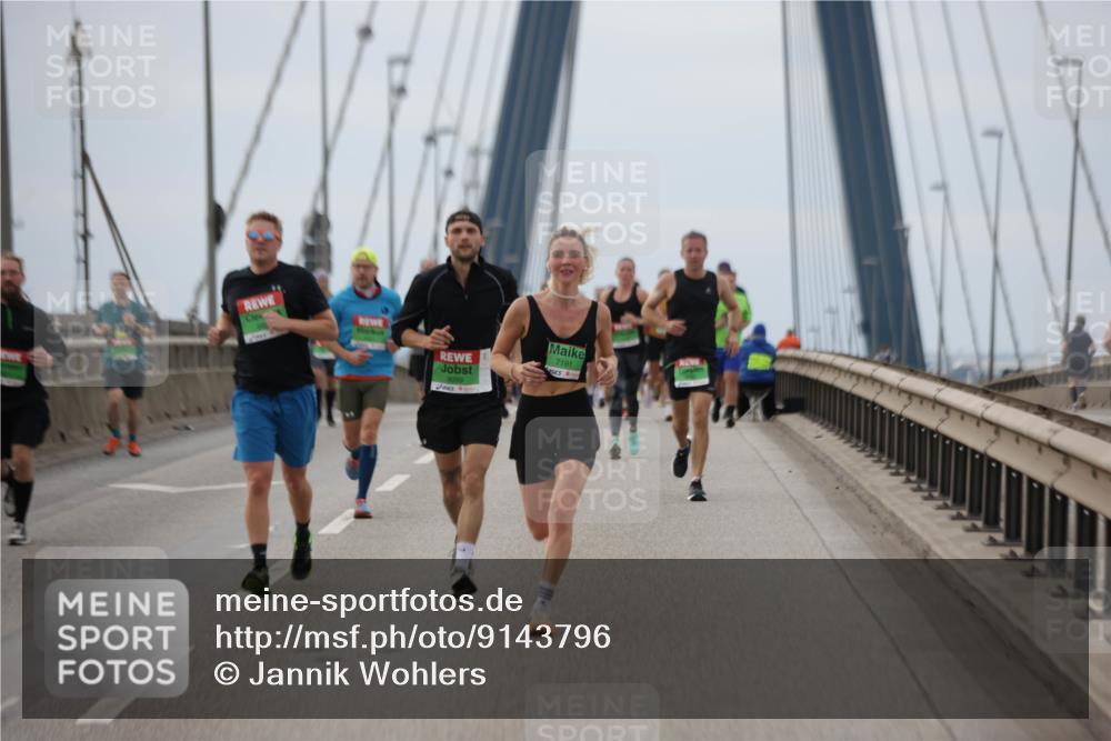 03.10.2025 - Köhlbrandbrückenlauf Jannik Wohlers http://msf.ph/oto/9143796 03.10.2025 15:45:08 Position 1 7191 meine-sportfotos.de