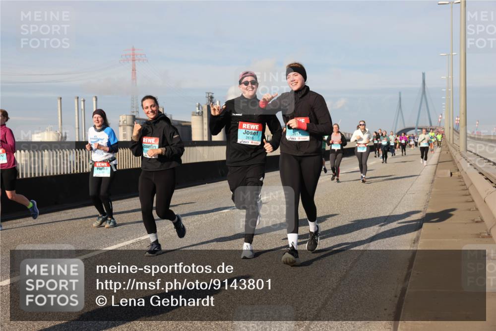 03.10.2025 - Köhlbrandbrückenlauf Lena Gebhardt http://msf.ph/oto/9143801 03.10.2025 10:01:35 Position 2 41, 2616 meine-sportfotos.de