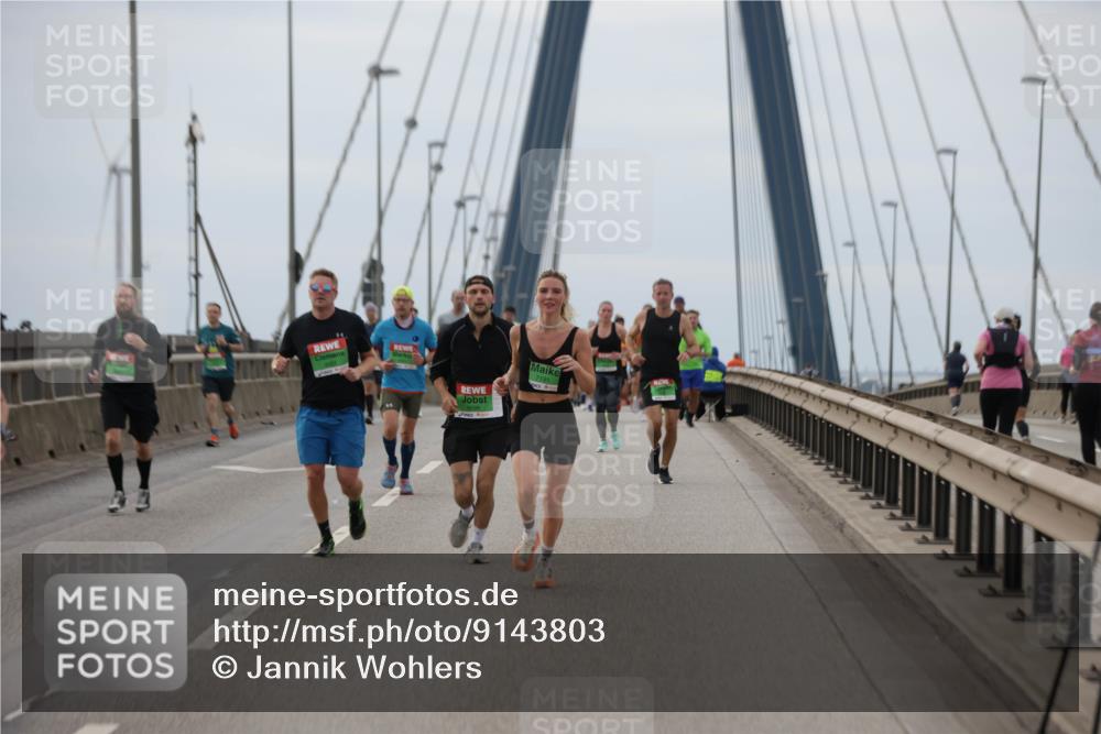 03.10.2025 - Köhlbrandbrückenlauf Jannik Wohlers http://msf.ph/oto/9143803 03.10.2025 15:45:08 Position 1 7191 meine-sportfotos.de