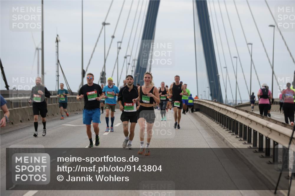 03.10.2025 - Köhlbrandbrückenlauf Jannik Wohlers http://msf.ph/oto/9143804 03.10.2025 15:45:08 Position 1 7191 meine-sportfotos.de
