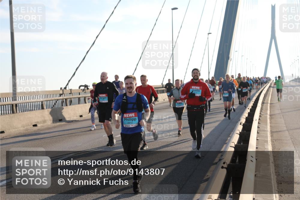 03.10.2025 - Köhlbrandbrückenlauf Yannick Fuchs http://msf.ph/oto/9143807 03.10.2025 08:31:19 Position 2 2812, 3216 meine-sportfotos.de