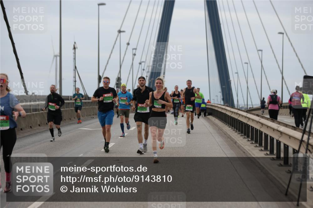 03.10.2025 - Köhlbrandbrückenlauf Jannik Wohlers http://msf.ph/oto/9143810 03.10.2025 15:45:08 Position 1 996 meine-sportfotos.de
