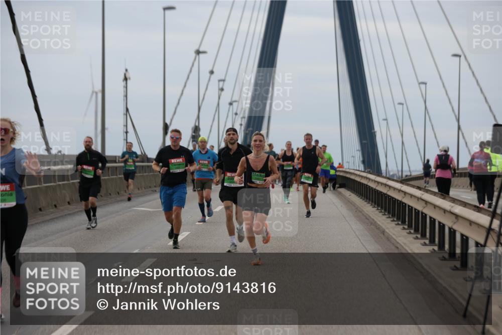 03.10.2025 - Köhlbrandbrückenlauf Jannik Wohlers http://msf.ph/oto/9143816 03.10.2025 15:45:08 Position 1  meine-sportfotos.de