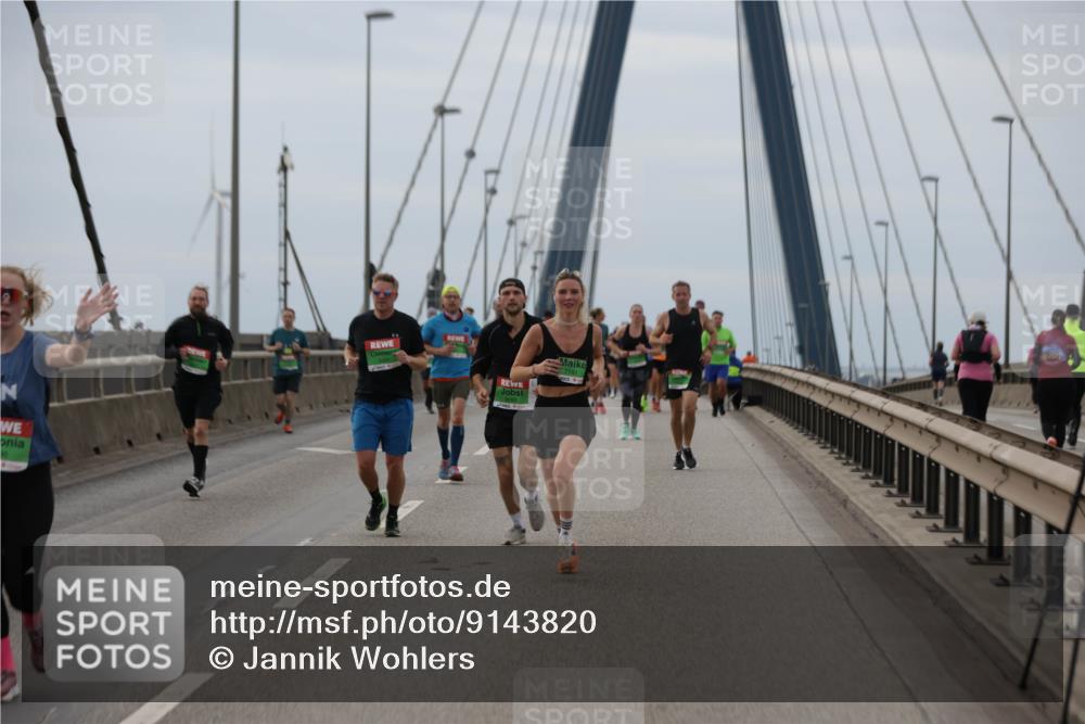 03.10.2025 - Köhlbrandbrückenlauf Jannik Wohlers http://msf.ph/oto/9143820 03.10.2025 15:45:09 Position 1  meine-sportfotos.de