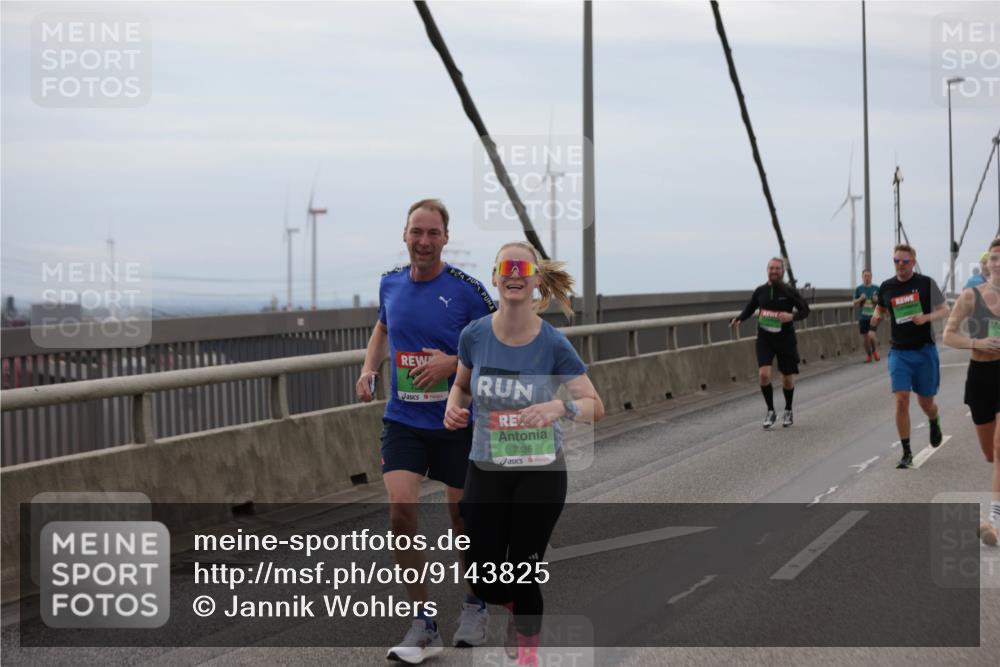 03.10.2025 - Köhlbrandbrückenlauf Jannik Wohlers http://msf.ph/oto/9143825 03.10.2025 15:45:10 Position 1 7336 meine-sportfotos.de