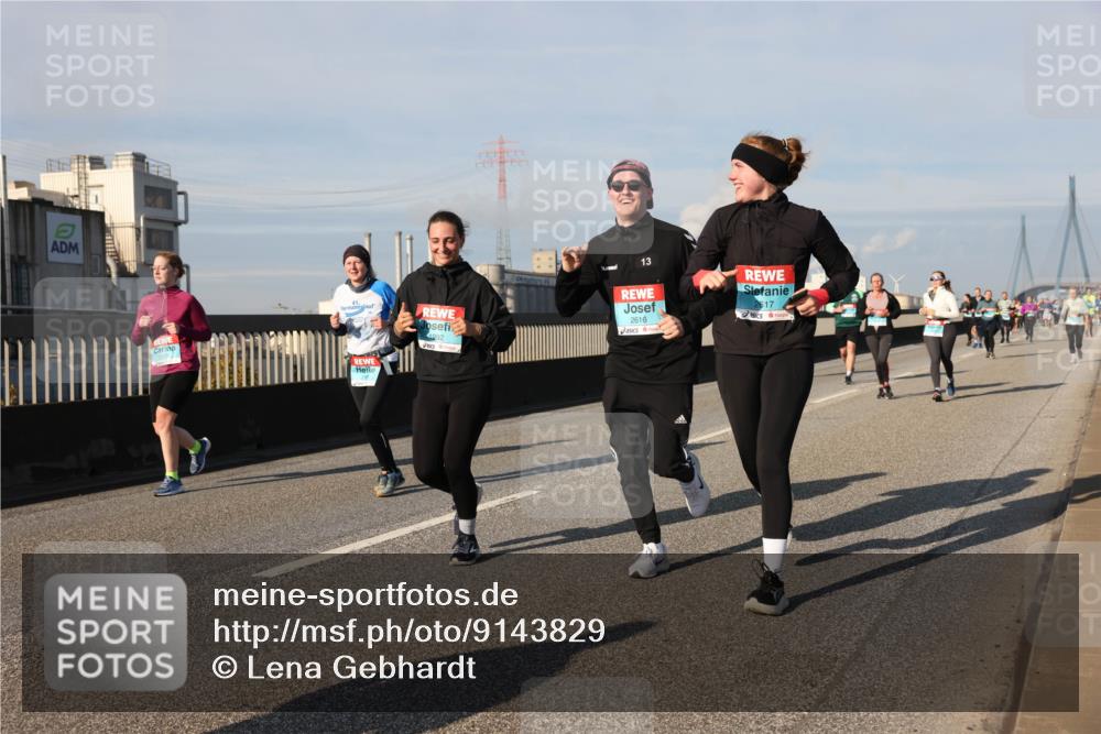 03.10.2025 - Köhlbrandbrückenlauf Lena Gebhardt http://msf.ph/oto/9143829 03.10.2025 10:01:36 Position 2 13, 1992, 2616, 17 meine-sportfotos.de
