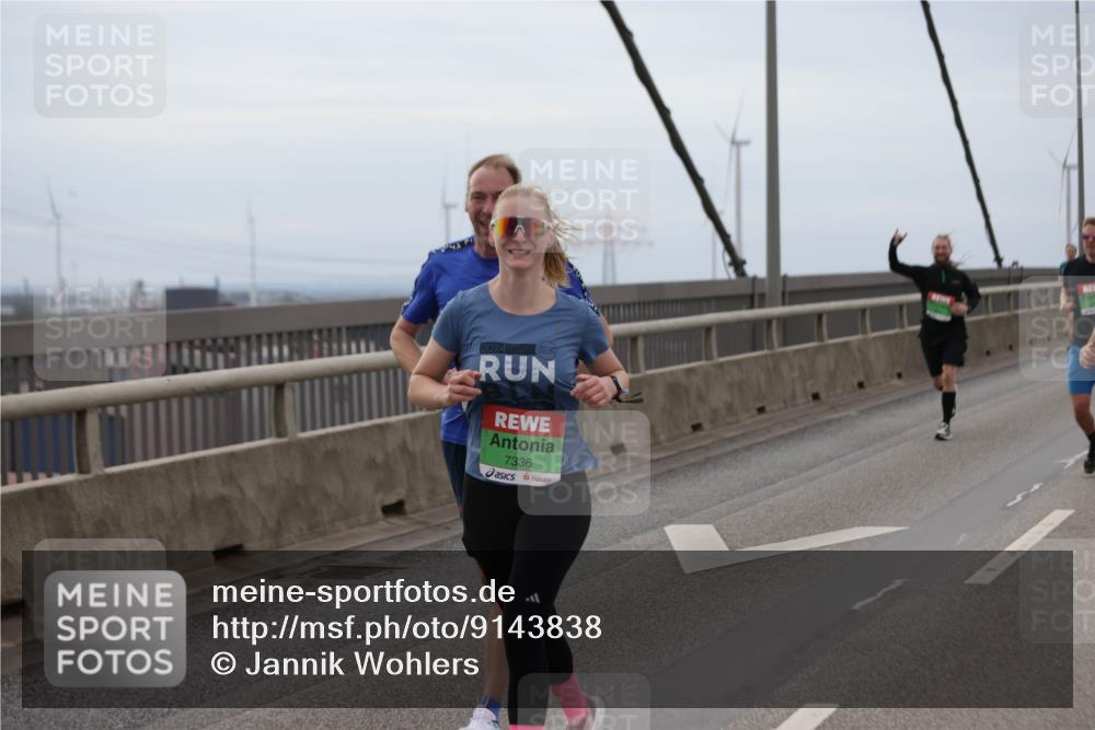 03.10.2025 - Köhlbrandbrückenlauf Jannik Wohlers http://msf.ph/oto/9143838 03.10.2025 15:45:11 Position 1 2024, 7336 meine-sportfotos.de