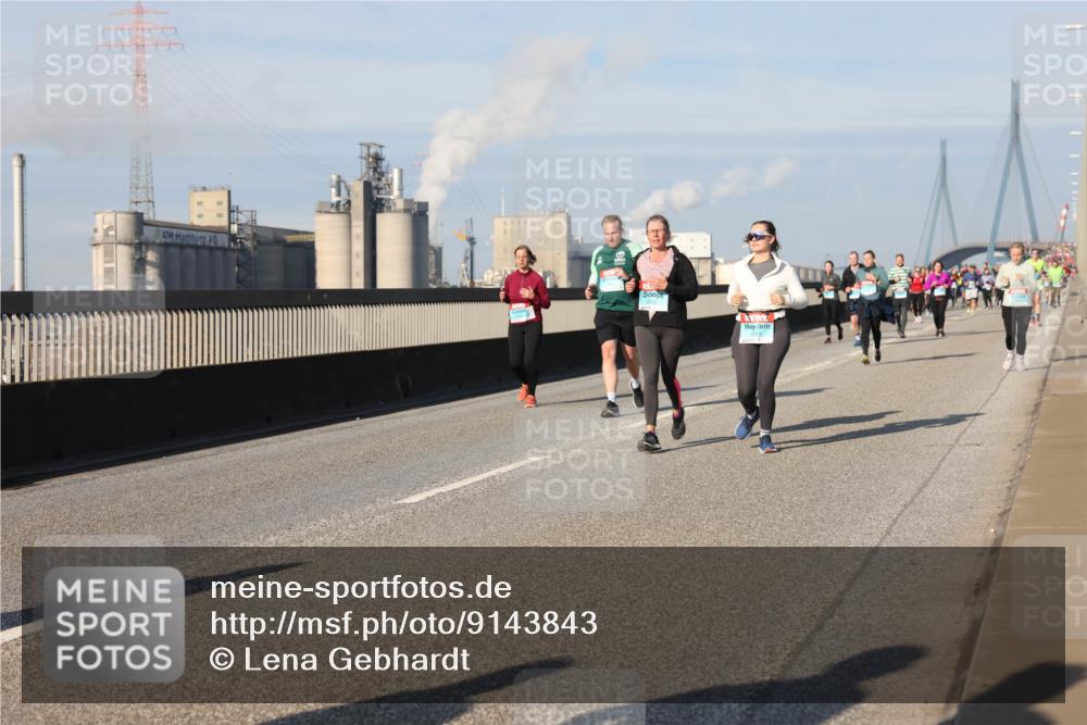 03.10.2025 - Köhlbrandbrückenlauf Lena Gebhardt http://msf.ph/oto/9143843 03.10.2025 10:01:37 Position 2 2217 meine-sportfotos.de
