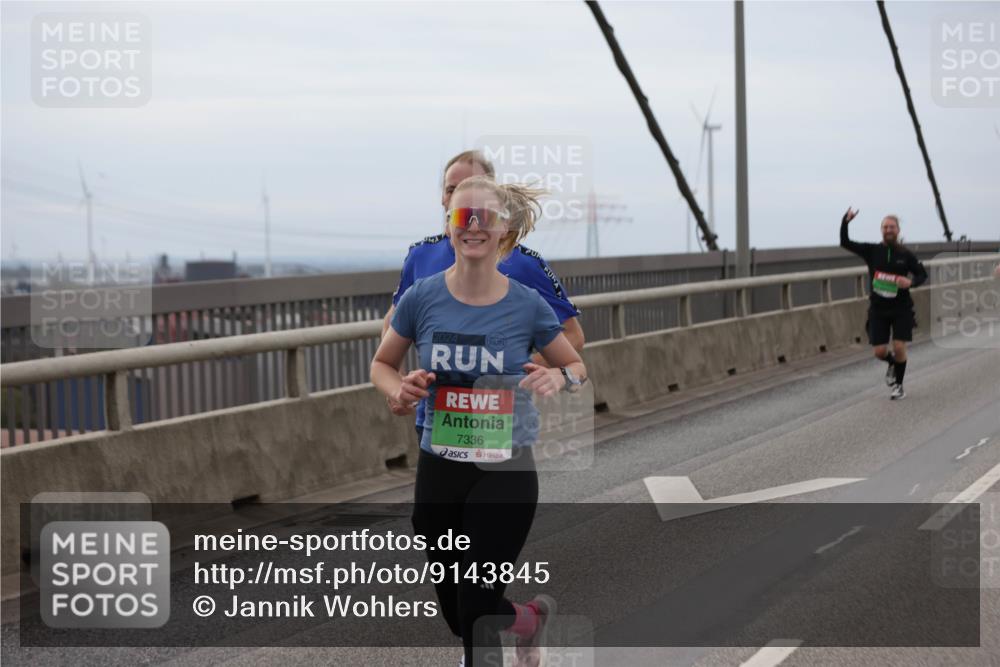 03.10.2025 - Köhlbrandbrückenlauf Jannik Wohlers http://msf.ph/oto/9143845 03.10.2025 15:45:11 Position 1 2024, 7336 meine-sportfotos.de