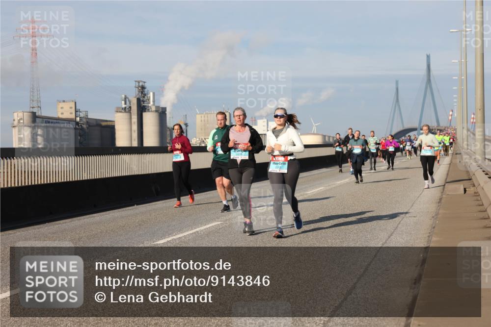 03.10.2025 - Köhlbrandbrückenlauf Lena Gebhardt http://msf.ph/oto/9143846 03.10.2025 10:01:38 Position 2 2218, 2217 meine-sportfotos.de